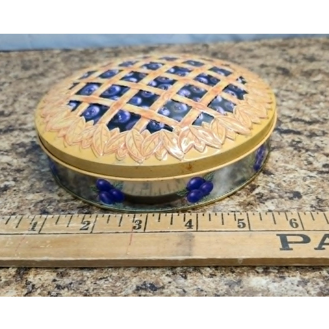 Vintage Baked Cherry Pie Scented Dessert 3 Wick Candle Novelty With Lid 5 Inch
