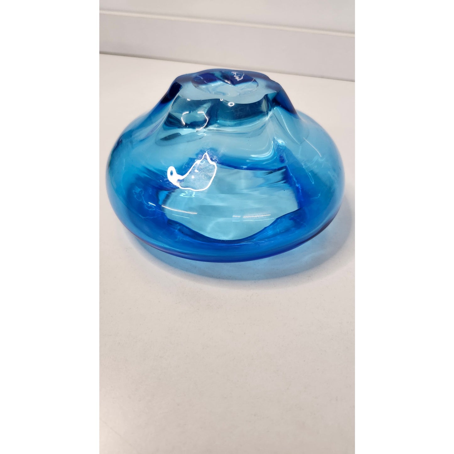 VTG Art Glass Bowl Round Hand Blown Blue Decorative Catchall Centerpiece 5 Inch