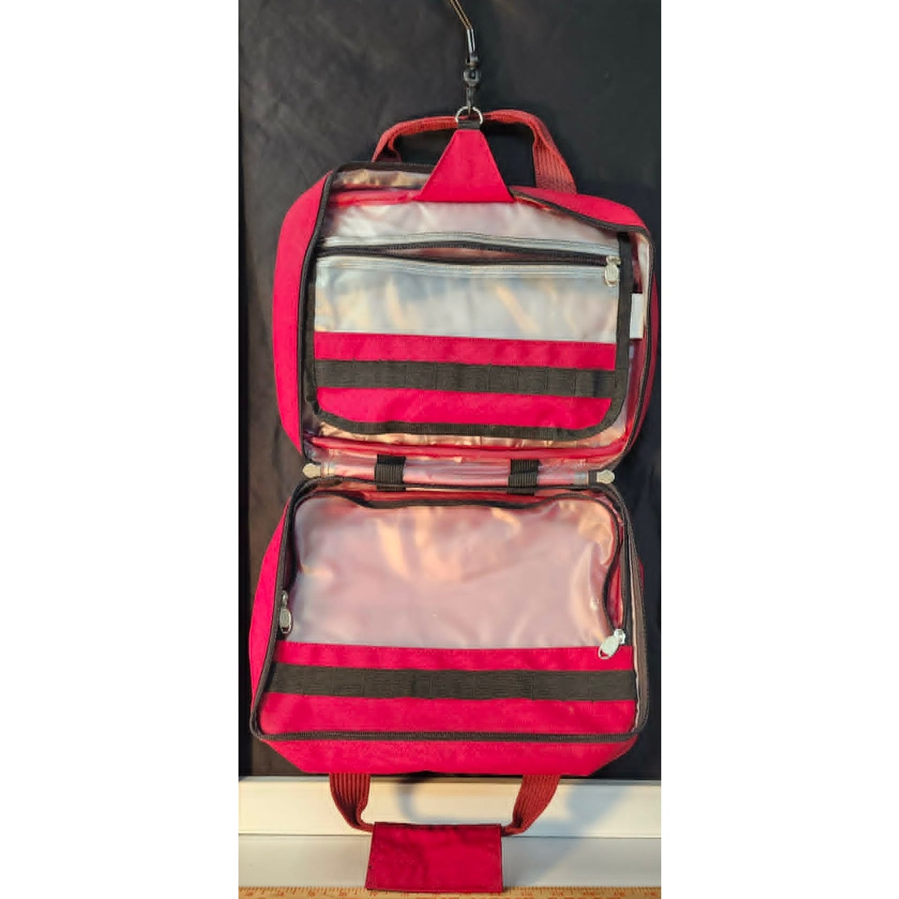 Ricardo Beverly Hills Hanging Toiletry Bag Multi-Compartment Travel Kit Red 13”