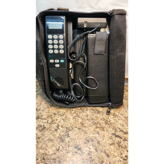 Vintage Motorola Dynasty SCN2390A Car Phone Transceiver Charger w/ Bag Black
