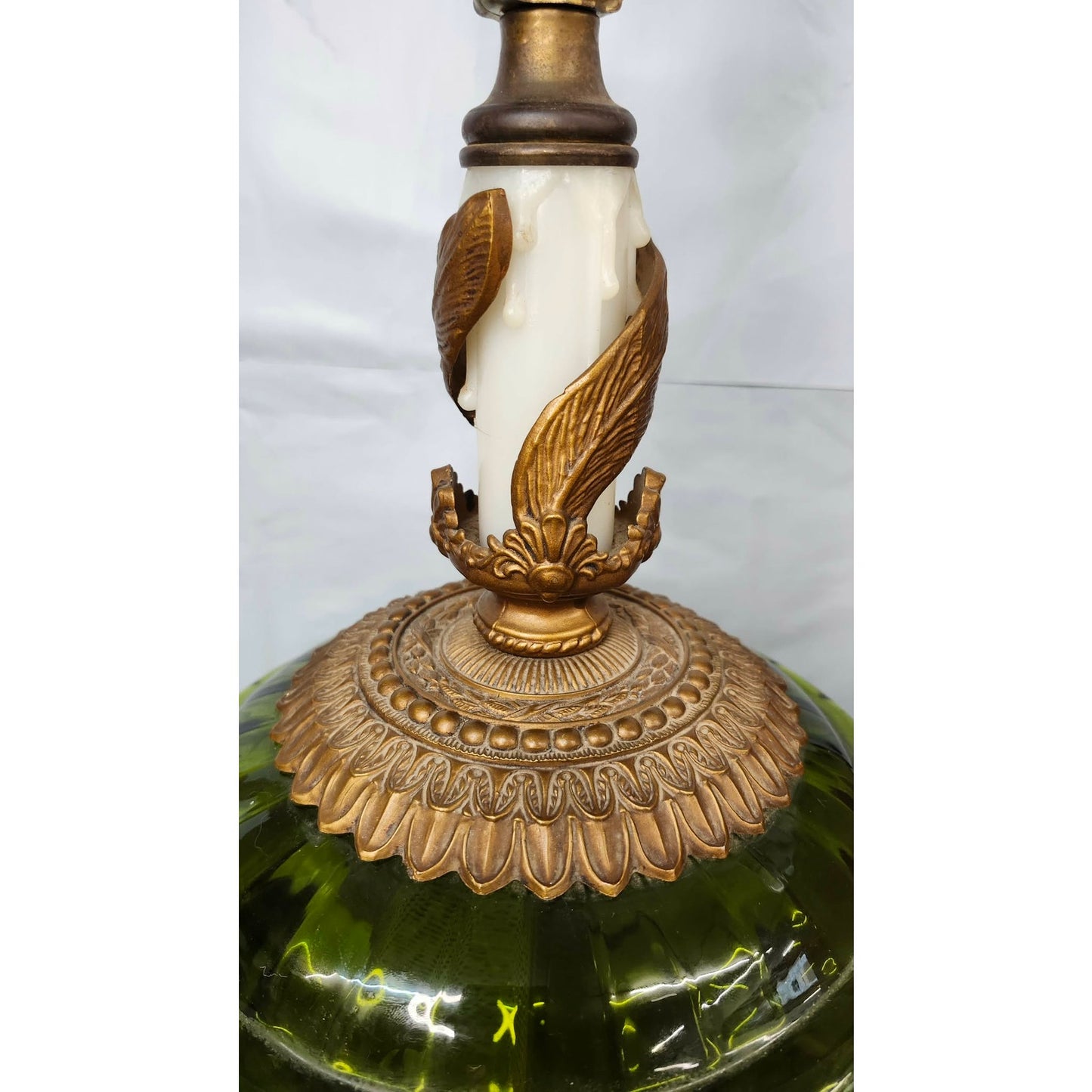Vintage Green Slag Glass Table Lamp Ornate Brass Base Hollywood Regency MCM