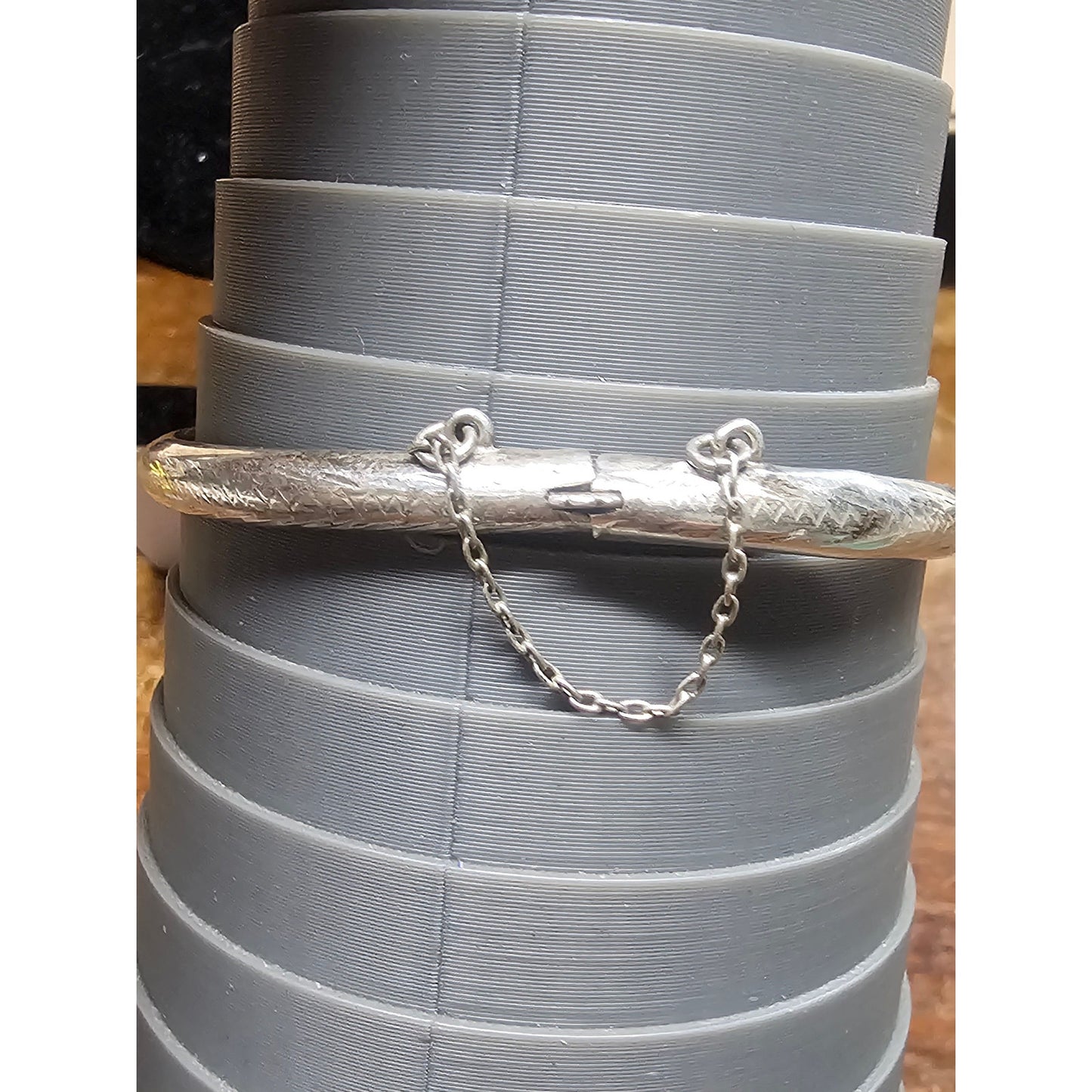 Vintage 925 Sterling Silver Etched Bangle Bracelet w/ Safety Chain Size 7