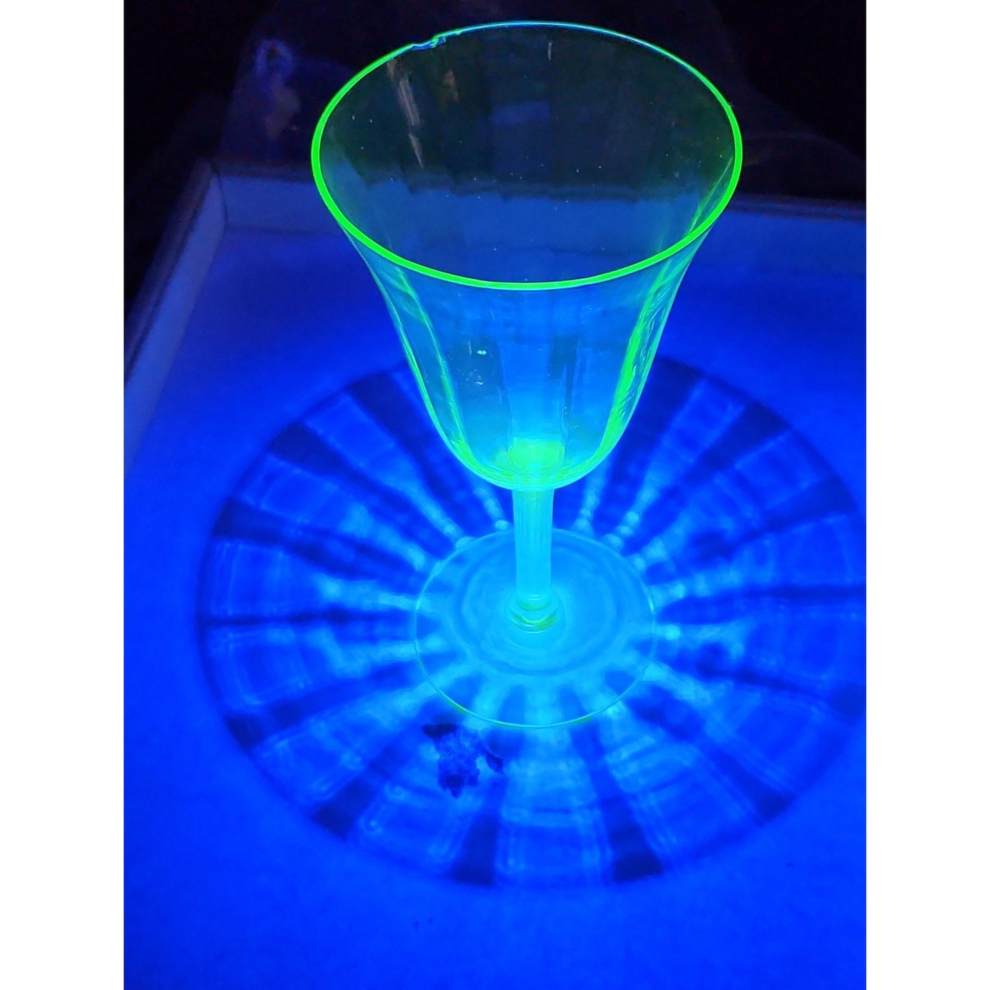 Vintage Green uranium Depression Fluted Fostoria Wine Glass GLOWS