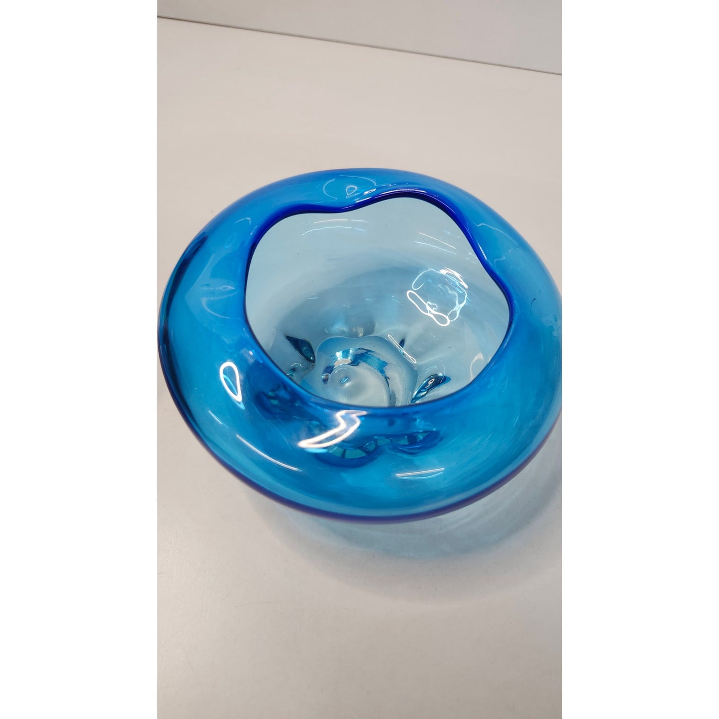 VTG Art Glass Bowl Round Hand Blown Blue Decorative Catchall Centerpiece 5 Inch