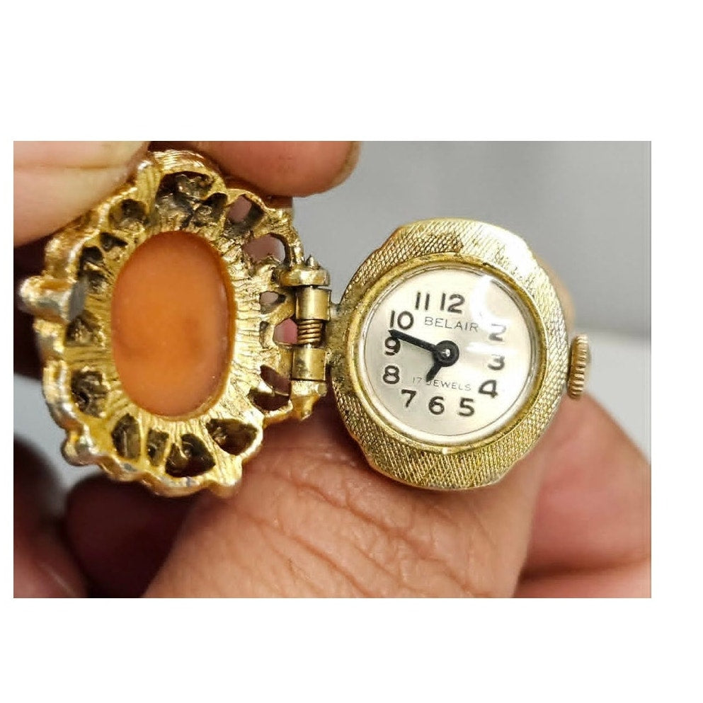 Vintage Belair Cameo Ring Watch Womens Size 9 Gold Tone Hinged Cover 17 Jewels