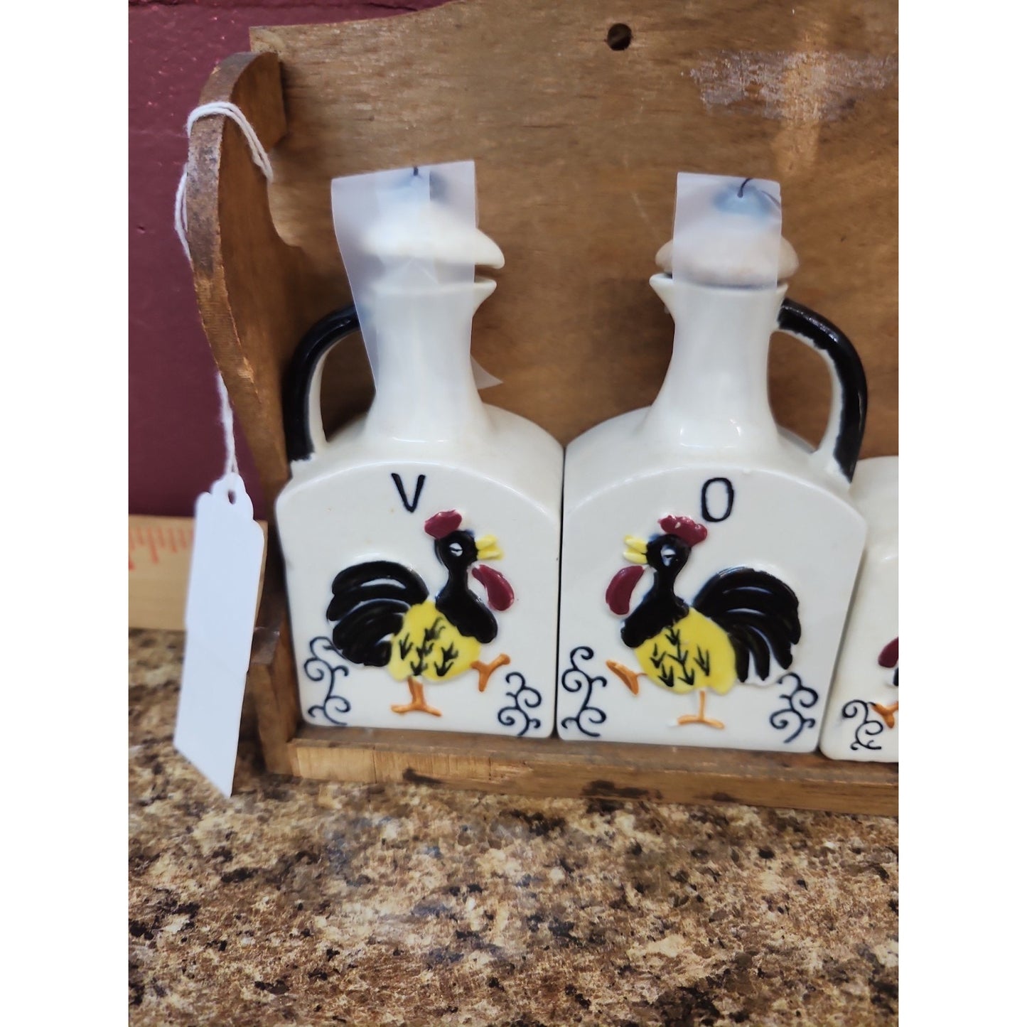 VINTAGE Enesco CRUETS SALT & PEPPER OIL VINEGAR SET W/ WOODEN SHELF ROOSTER