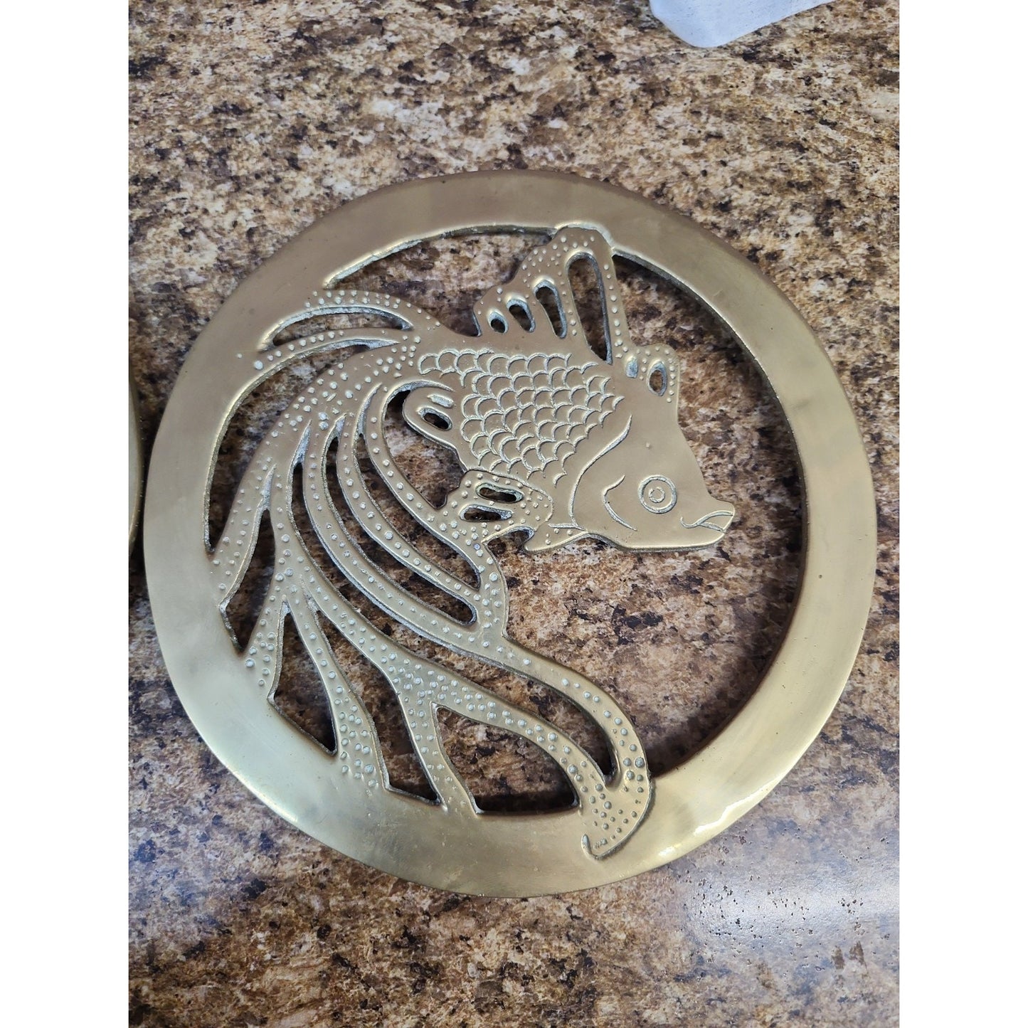 Omniens Brass Pair Of Fish Round Trivet Antique Brass Finish Gold Animal Theme