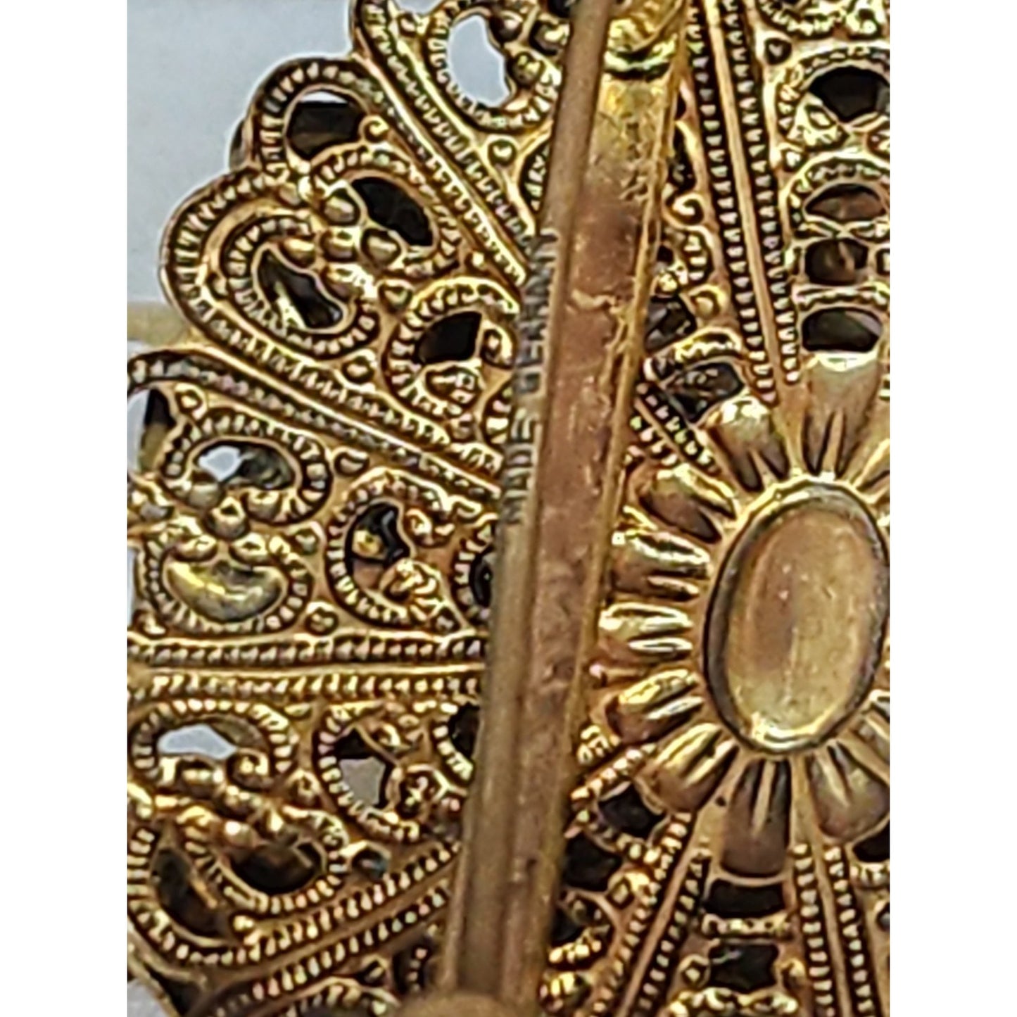 Vintage Rhinestone Faux Pearl root beer Cameo filagree Gold Tone Germany Brooch