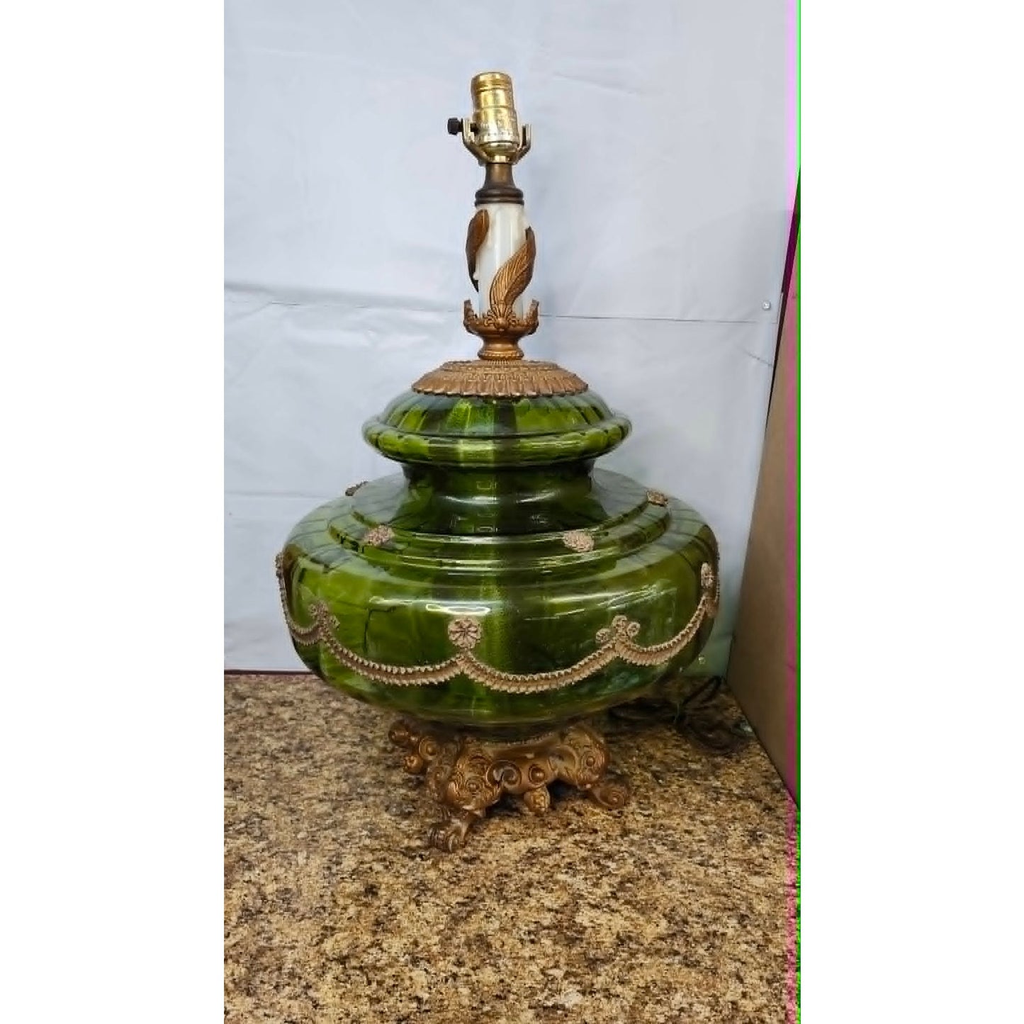 Vintage Green Slag Glass Table Lamp Ornate Brass Base Hollywood Regency MCM