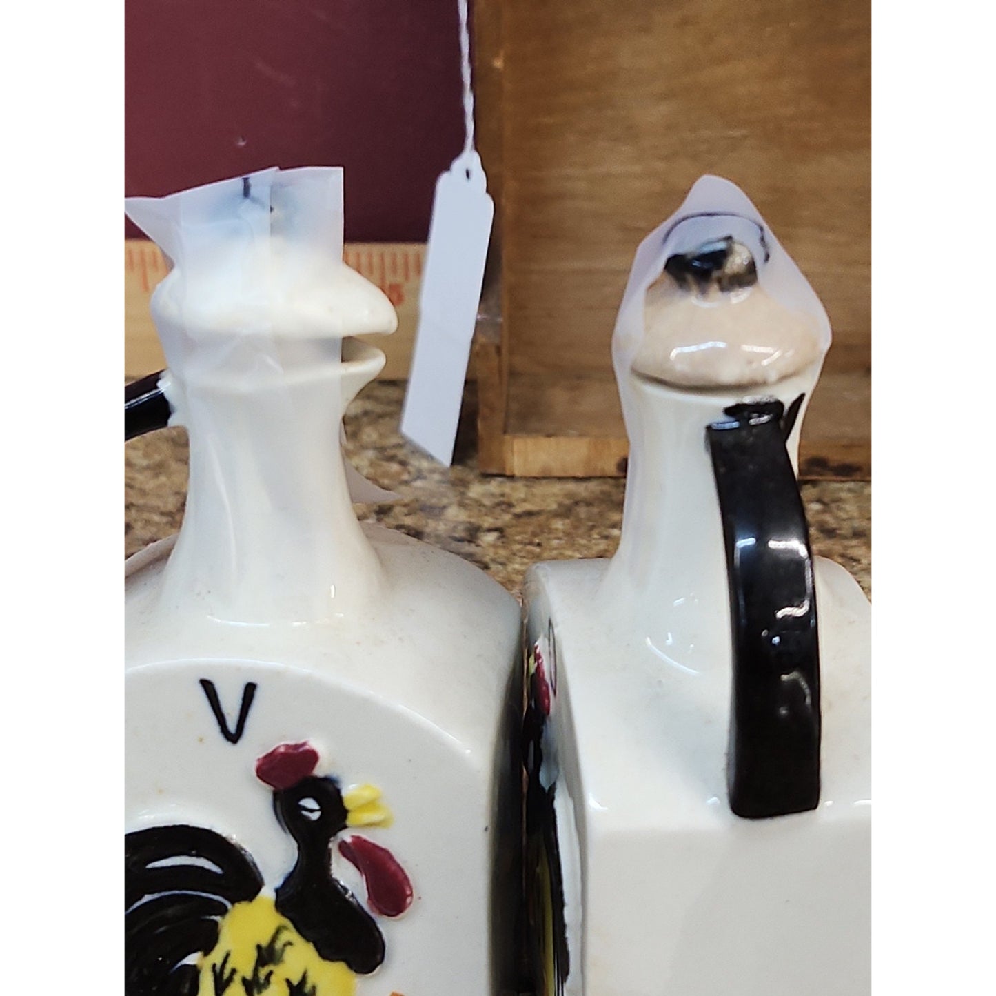 VINTAGE Enesco CRUETS SALT & PEPPER OIL VINEGAR SET W/ WOODEN SHELF ROOSTER