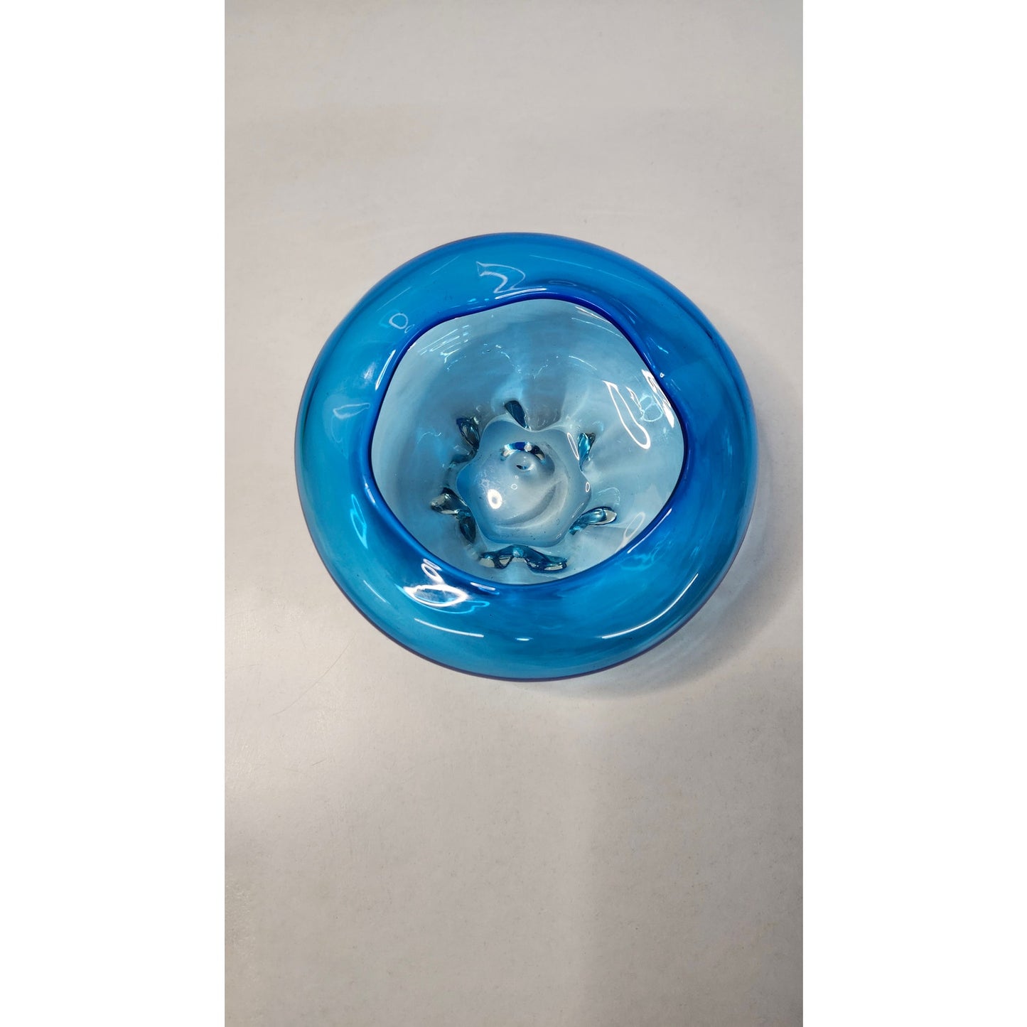 VTG Art Glass Bowl Round Hand Blown Blue Decorative Catchall Centerpiece 5 Inch