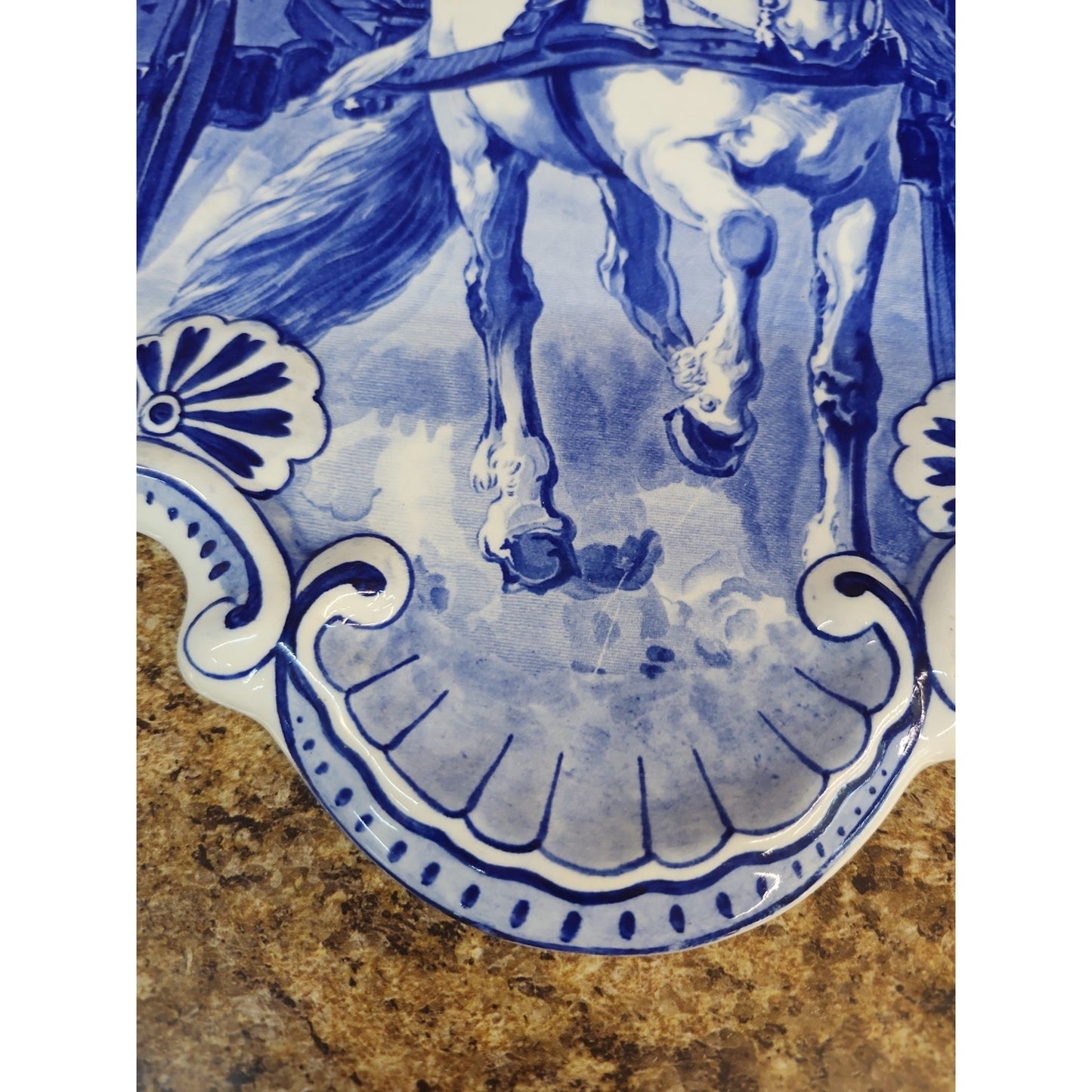 Royal Sphinx Maastricht, Wandplatte P. Regout & Company, 18" Blue Transferware