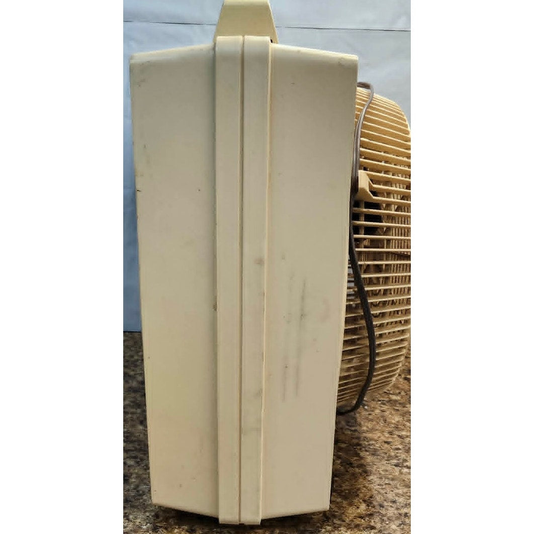 Vintage Mistral Gyro-Aire Box Fan High Velocity GA-1670  Rotating Louvre 16 Inch