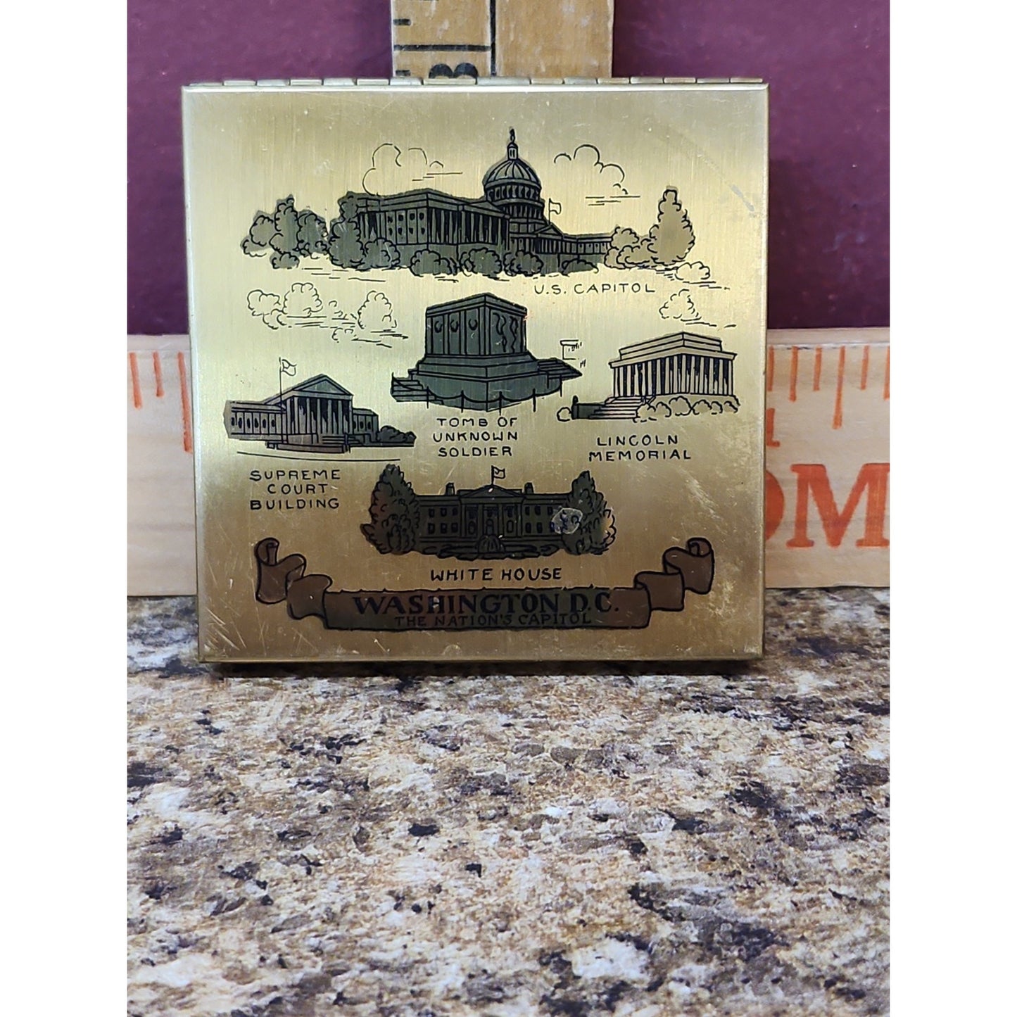 Vintage J.V. Pilcher Gold Tone Ladies Makeup Compact Art Deco Washington DC