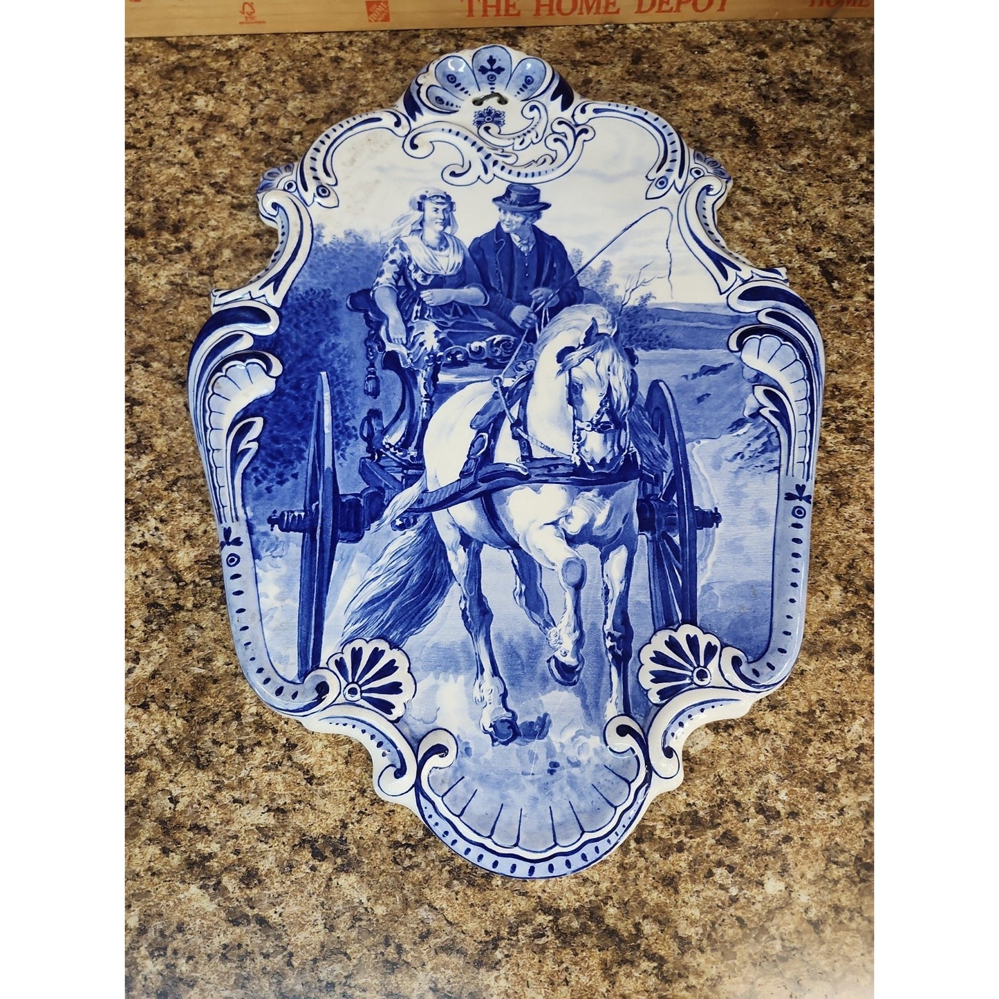 Royal Sphinx Maastricht, Wandplatte P. Regout & Company, 18" Blue Transferware